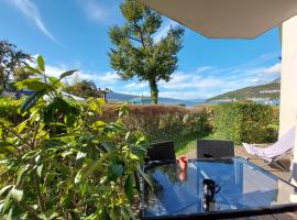 Studio les Pieds dans L'eau au bord du lac d'Annecy, מלון בדיון