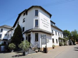 Weingut Matthias Dostert / Culinarium, hotell sihtkohas Nittel