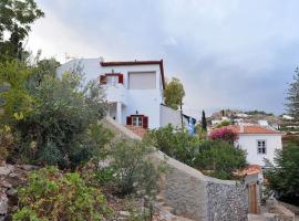 Villa Leonard - Comfort Villa, hótel í Hydra