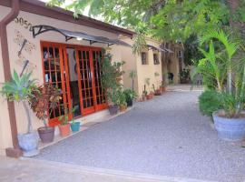 Crown Bed & Breakfast: Francistown şehrinde bir otel