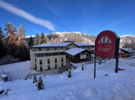 Hotel Derby, hotel di Folgarida