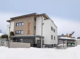 Apartment near the mountain railway