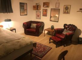 Comfortable Large Room King S bed near CPH centre, bed and breakfast en Copenhague