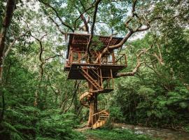 Treeful Treehouse Sustainable Resort，名護的寵物友善飯店