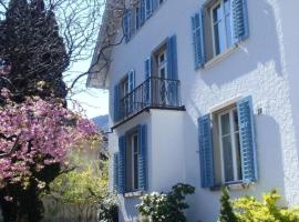 Stilvolle, grosszügige 15-Zimmer-Ferienwohnung in Jugendstil-Villa, ξενοδοχείο στο Κουρ