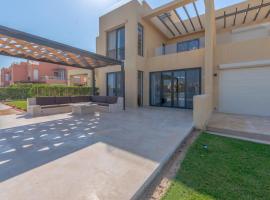 Brand-New Family House in Tawila El Gouna Lagoon and Pool Access, отель в Хургаде