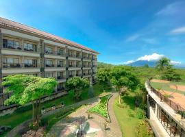 The Green Peak, ARTOTEL Curated, hotel barato en Cisarua