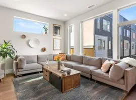 Hip Townhome w/ Rooftop VIEWS - Walk to Everything