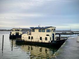 Island-dreams Hausboote Groth & Rhin: Schleswig şehrinde bir otel