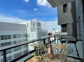 Cosy apart with balcony Eiffel Tower view