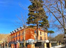 Hospedium Hotel Los Lanceros, hotel u gradu San Lorenso de El Eskorial