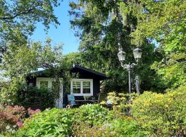 GUESTHOUSE in een mooie tuin in het centrum van Zuidlaren!, hotel v mestu Zuidlaren