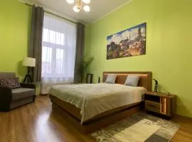 LublinBNB - exclusive FAMILY APARTMENT ------ in the heart of Lublin -------------------------------- bedroom & living room & kitchen