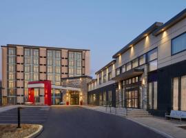 Viesnīca TownePlace Suites by Marriott Oshawa pilsētā Ošava