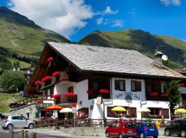 Santa San, Hotel in Champoluc