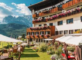 Hotel Mirage, hotel sa Cortina dʼAmpezzo