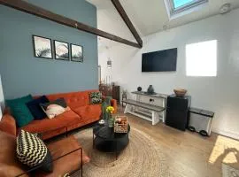 Heart of Falmouth - Comfortable & stylish Studio Apartment