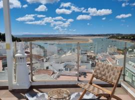 Rooftop Guesthouse Alvor, hotell i Alvor