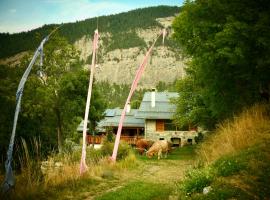 Consulat des Elohim chez Allan et Lili-Peace, hotel di Crans-Montana