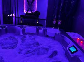 Loveroom Metz Spa Privatif, hotelli kohteessa Metz