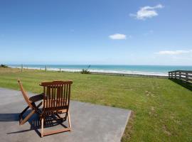 Views over Tasman, New luxury boutique studio overlooking the Tasman Sea, помешкання типу "ліжко та сніданок" у місті Греймут