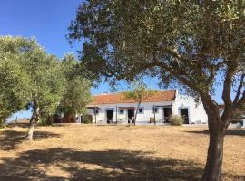 Casas na Vinha - Monte da Casteleja, Wine Estate - Eco Turismo Rural, country house in Lagos