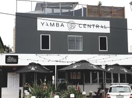 Yamba Central, hotel Yambában