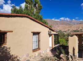 Casa en Tilcara con hermosa galería, hotel Tilcarában