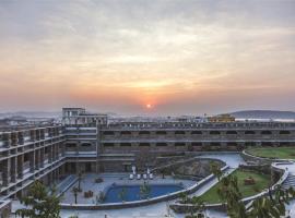 우다이푸르에 위치한 호텔 Ramada Udaipur Resort & Spa