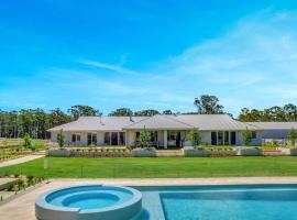 Luxury Hunter Valley Estate โรงแรมในLochinvar