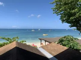 King Suite at Oceanview Resort in Jamaica - Enjoy 7 miles of White Sand Beach!