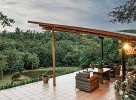 Bushbaby Valley Lodge: Hazyview şehrinde bir otel