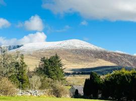 The Old Stables - a gem surrounded by mountains!, Hotel in Caernarfon