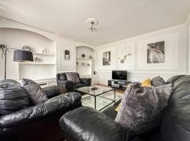 Newly Refurbished 3 Bed House Near London o2 Arena โรงแรมในลอนดอน