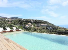 Les Terrasses Suites, hôtel à Calheta