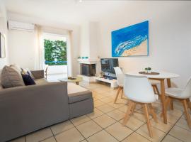 Del Mar Luxury Apartment 30m From The Beach, hotell i Pórto Ráfti