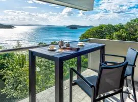 Waves 6 on Hamilton Island by HIHA