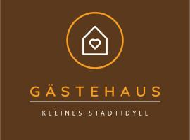 Gästehaus "Kleines Stadtidyll" -Zimmer und Apartments by Hotel Holsteiner Hof-، بيت ضيافة في غيزتاخت