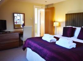 The Ross 2 bedroom apartment in historic Abbey, hotel v destinácii Fort Augustus