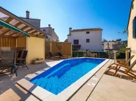 Villa Ivona with heated pool in Rovinj