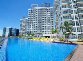 Mactan Newtown Condo Near International Airport, hotelli kohteessa Mactan