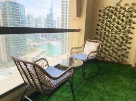 Charming spacious studio apartment in the heart of JBR By SWEET HOMES, hotel din Dubai