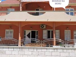 Apartments Perla, hotel en Biograd na Moru