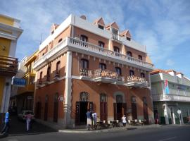 Royal Mindelo Suite, hotel en Mindelo