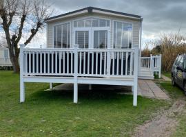 Holiday home at cherry tree holiday park Burgh castle Great Yarmouth Norfolk, holiday park di Great Yarmouth