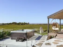 Miravino – breathtaking vineyard views