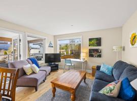 A Peaceful Suite Stay, hotel murah di Brentwood Bay