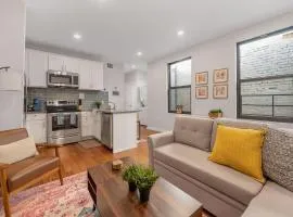 Prime OTR steps to Vine St, Lux Full Bed, Workspace, fast WiFi, 50in Smart TV, Sleeps 3ppl