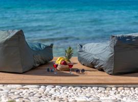 Junam Private Beachfront Cabins, strandhotel in Agios Nikitas