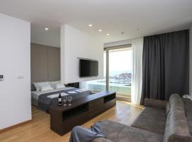 Apartments Lux sea view, hotel en Budva